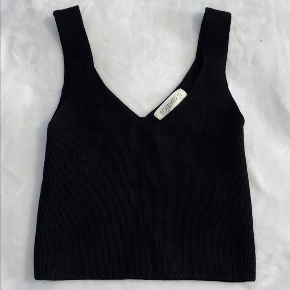 Black cropped tank